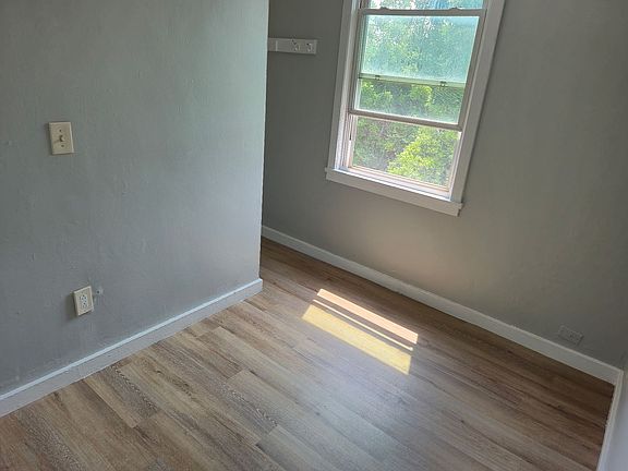 5th image of 41-51 Balzac Ct #45