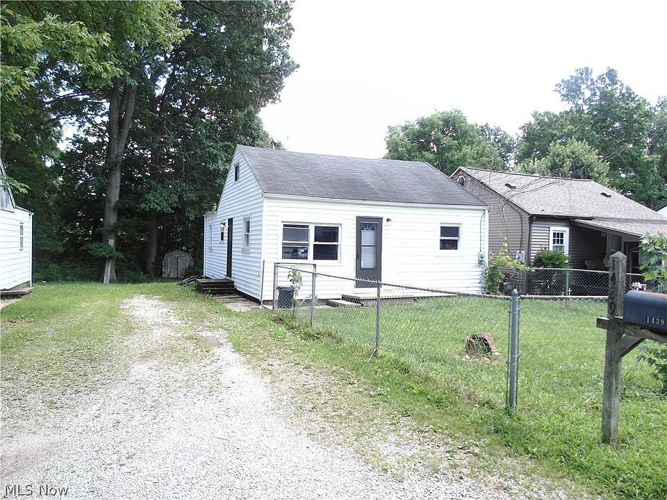 1st image of 1439 Pin Oak Dr