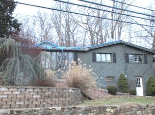 91 Weaver Rd, West Milford, NJ 07480