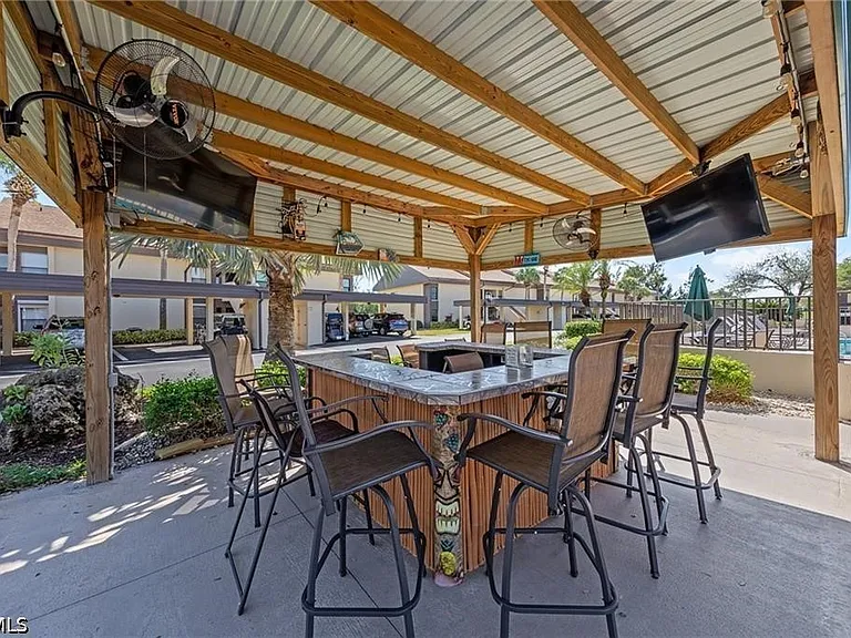 5890 Trailwinds Dr #522 — Photo 27