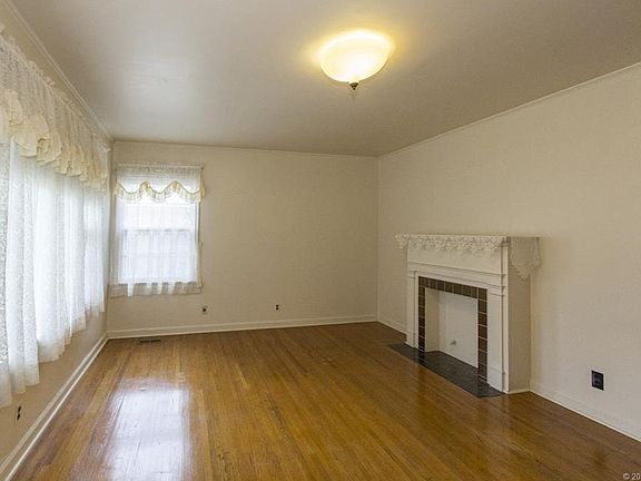 5th image of 935 S Darlington Ave