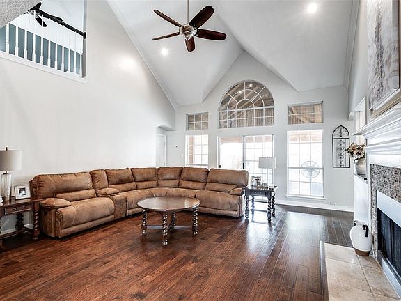 4th image of 2504 Suntree Ln