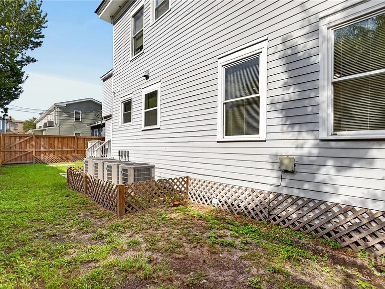 221 W Duffy St #A — Photo 37