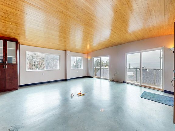 5th image of 6820 NE Neptune Dr
