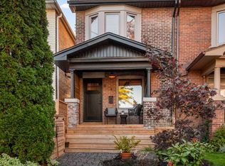 4 Orchard Park Blvd, Toronto, ON M4L 3E2