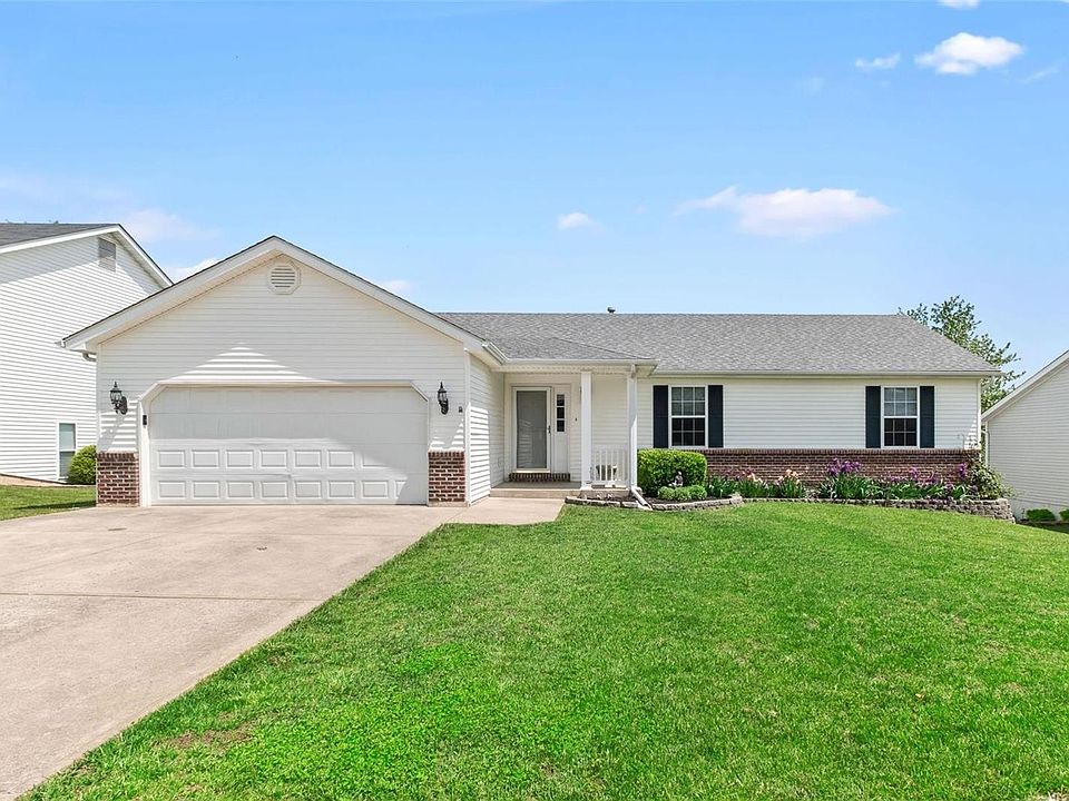 1st image of 220 Carrington Blvd