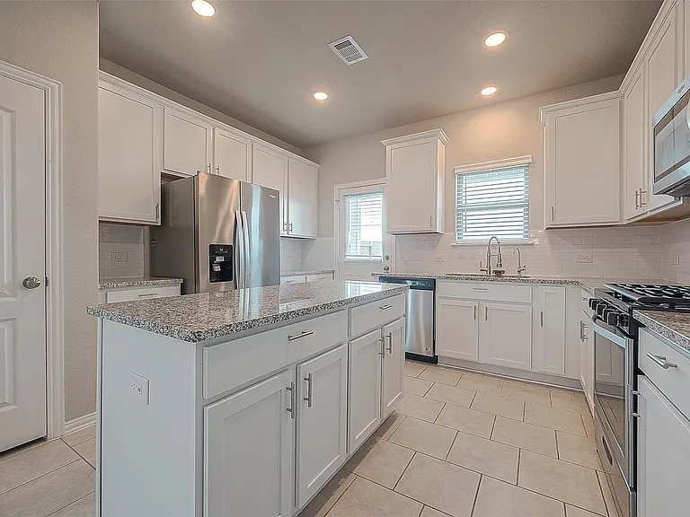 7446 French Quarter Ct — Photo 1