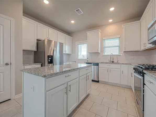 7446 French Quarter Ct, Fulshear, TX 77441