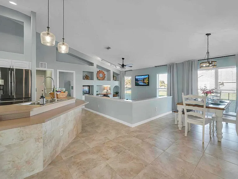 5464 NW Milner Dr — Photo 11