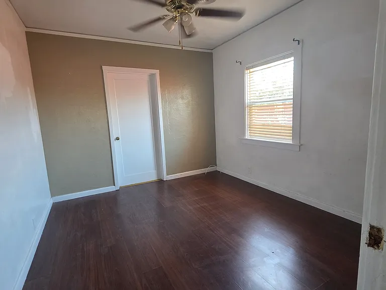 206 G St — Photo 5