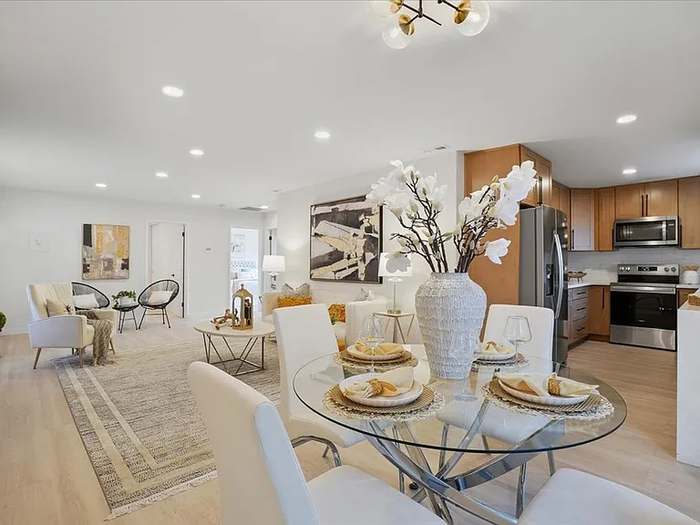 1630 Nicholas Dr — Photo 5