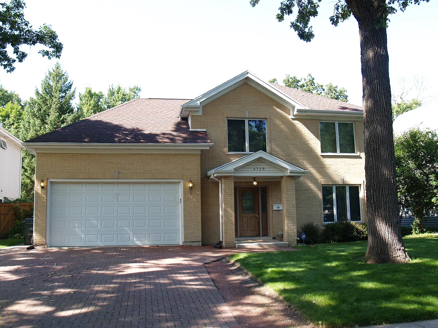 4726 Linden Ave photo 1