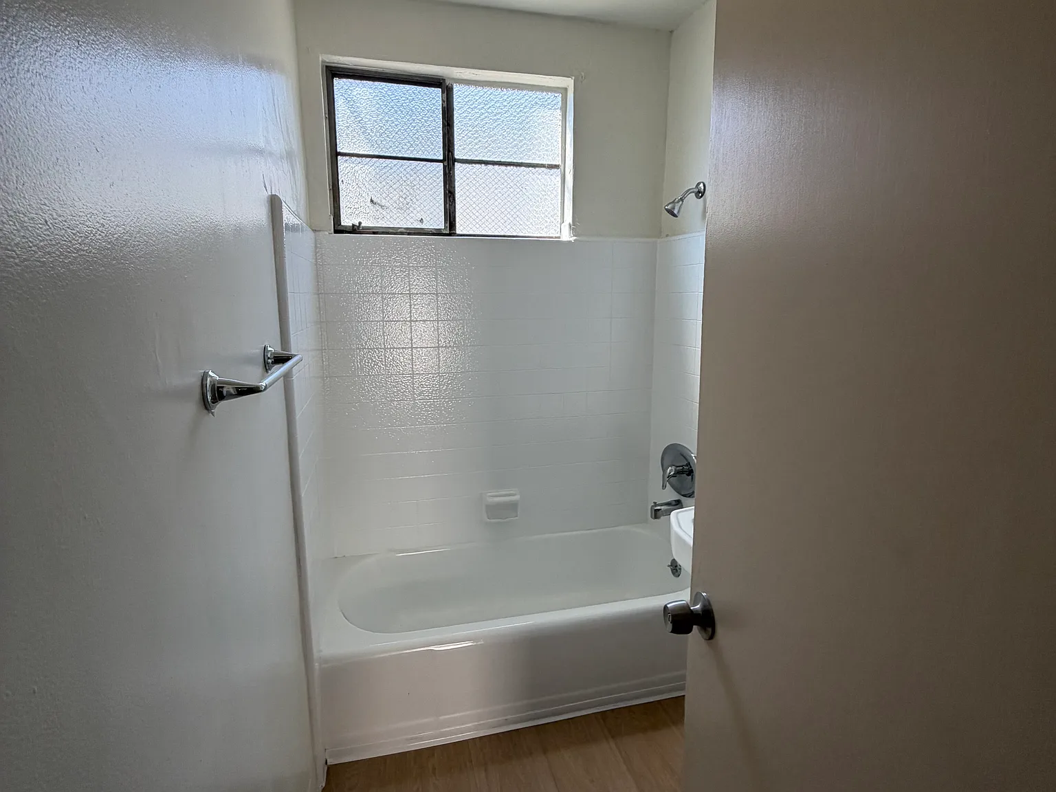 1 bed, 550 sqft, $1,700 — Photo 4