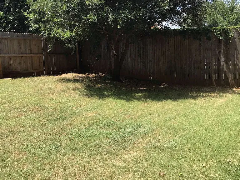 2622 Meadowview Dr — Photo 24