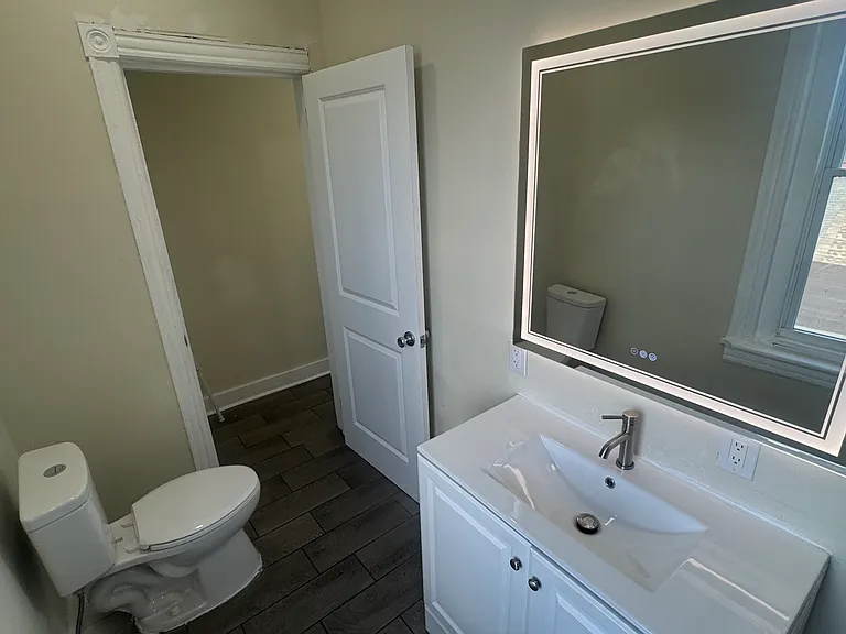 1151 E 4th St #2 — Photo 7