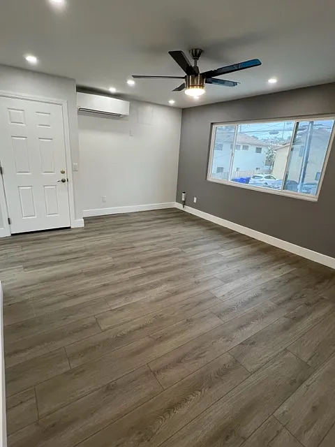 Large and bright living room. Open floor plan - 1872 Diamond St