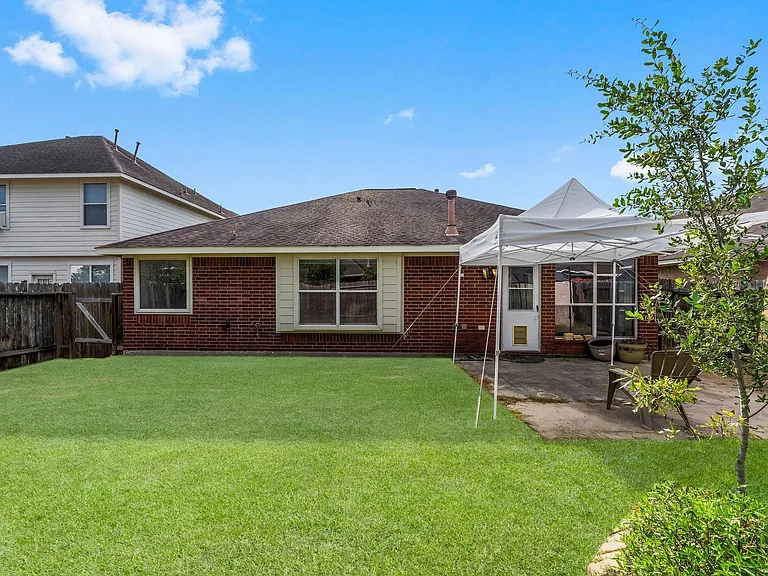 30218 Deleon Fields Dr — Photo 38