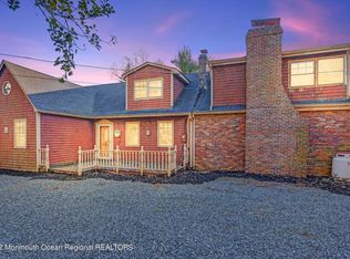 3 Pleasant Valley Rd, Holmdel, NJ 07733