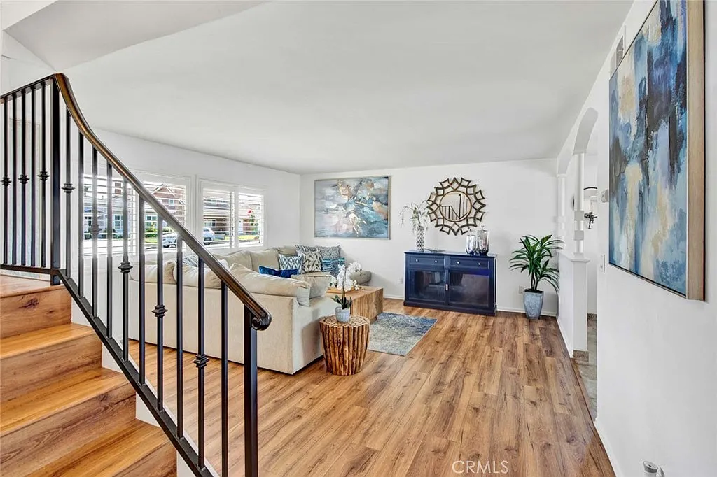 5 bed, 1785 sqft, $4,800 — Photo 3