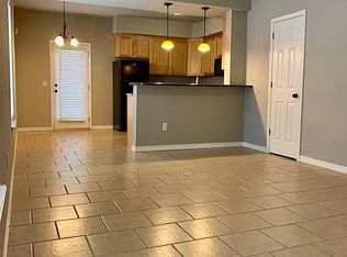2004 Azlin Pl APT C, Siloam Springs, AR 72761
