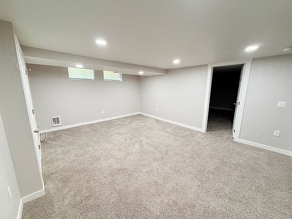 2nd image of 921 4th Ave N