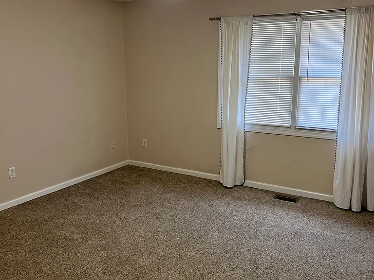 Meadow Ridge Dr — Photo 12