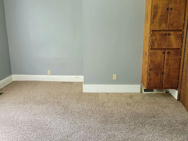 512 E Maple St — Photo 16