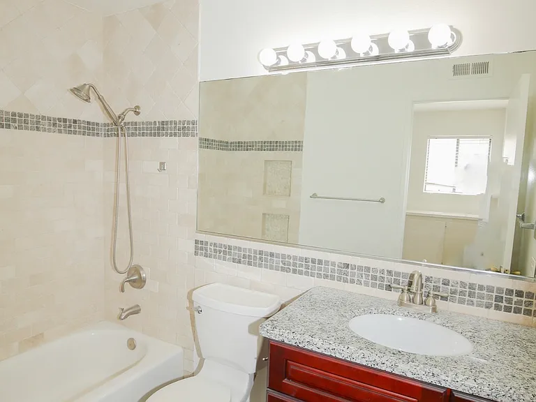543 Victoria St #O — Photo 26