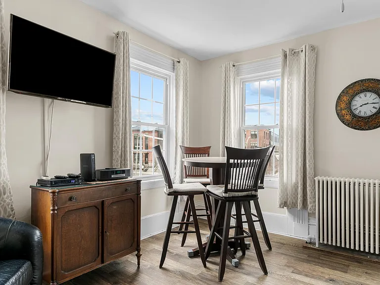 8 Franklin St #3 — Photo 6