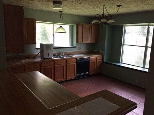 4th image of 1142 Maple Creek Dr