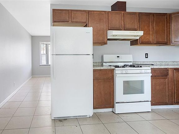5th image of 4026 N Arborcrest Dr