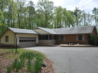 1215 Longleaf Ln, Sanford, NC 27330