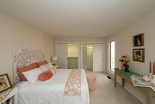 208 Fairfax Way Photo 1