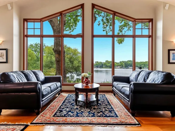 2162 Lakebrook Dr, New Brighton, MN 55112