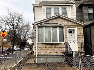 6940 68th St, Ridgewood, NY 11385
