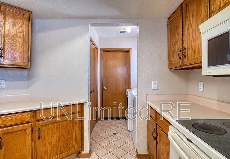 2512 Cisco Dr S — Photo 58