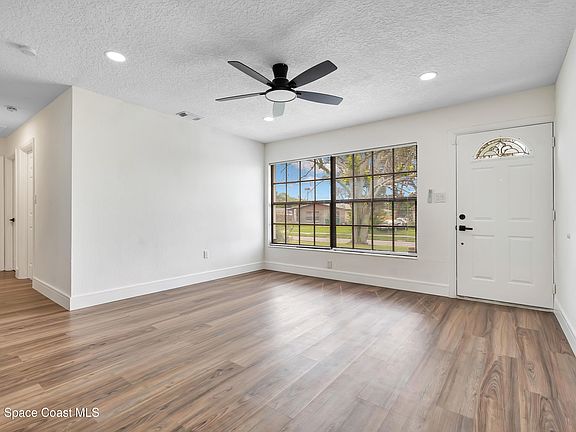 3rd image of 340 Fisher Ln