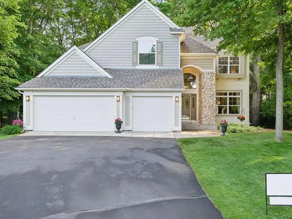8380 Oak Dr, Victoria, MN 55386