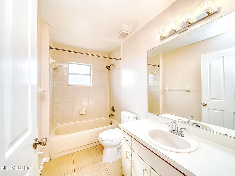5628 Loma Vista Dr W — Photo 34