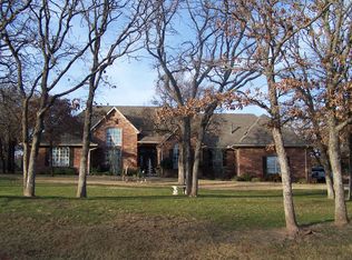 2119 Silver Crest Dr, Edmond, OK 73025