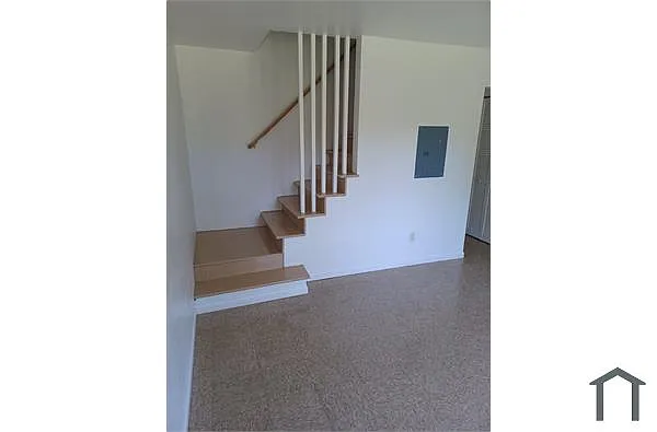 Building Photo - 24 Poplar St #2