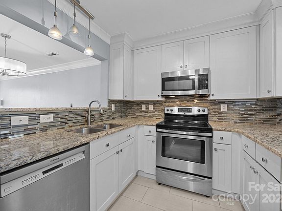 5th image of 3736 Melrose Cottage Dr