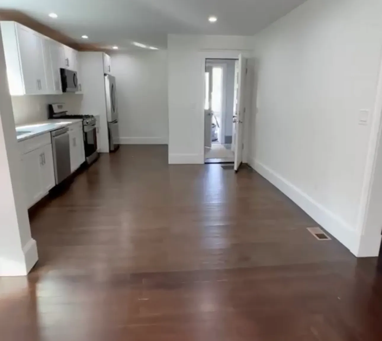 2 bed, 1200 sqft, $2,800 — Photo 4