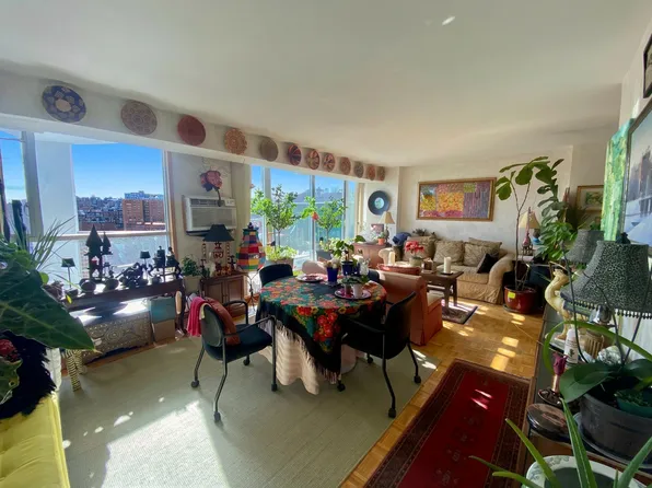 19 Winchester St APT 903, Brookline, MA 02446