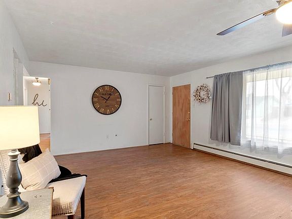 4th image of 2104 Mountview Dr