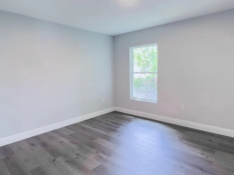 58 Olive Cir — Photo 8