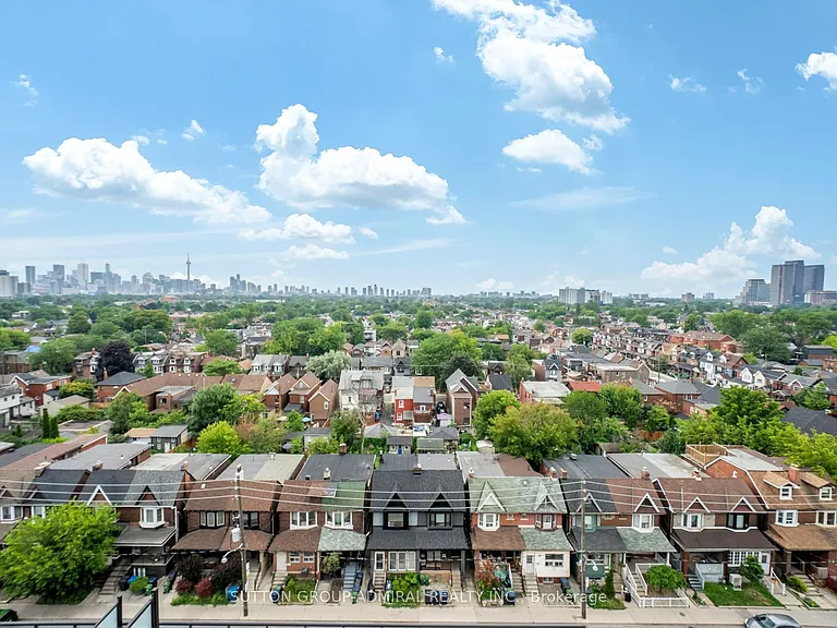 858 Dupont St #Penthouse 43 — Photo 32