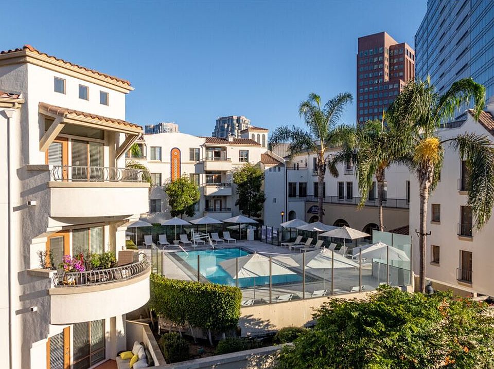 The Glendon apartment community located in the heart of Westwood Village