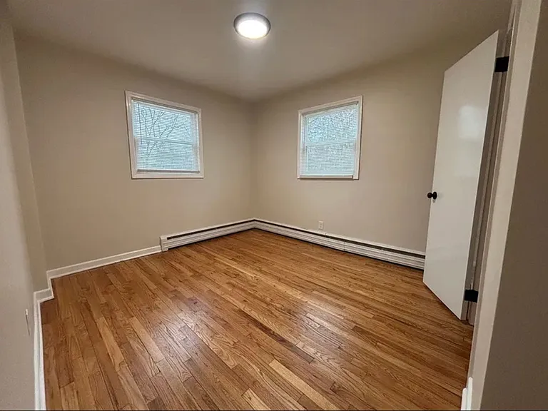 9 Anthony Ln — Photo 4