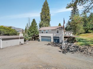 216 Terrace Dr, Glide, OR 97443